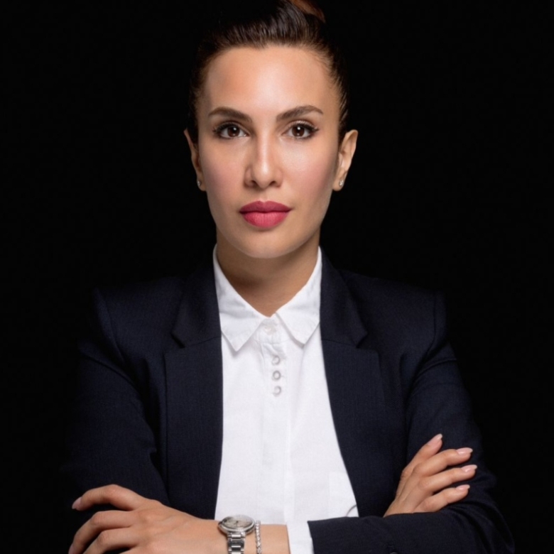 Elham Moradi pour